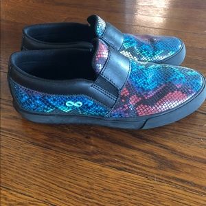 Cherokee Rush Volcanized slip on shoe